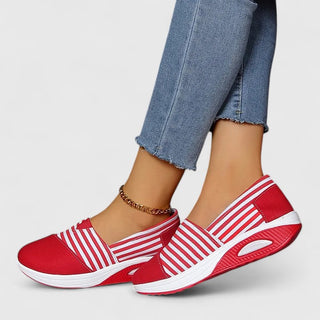 Γυναικεία ριγέ παπούτσια slip on | Καθημερινά