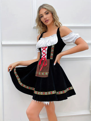 Dámské dirndl šaty na Oktoberfest | Ramena odhalená