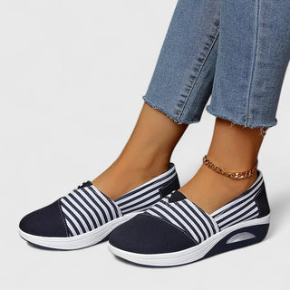 Γυναικεία ριγέ παπούτσια slip on | Καθημερινά