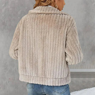 Damen Elegante Winter Steppjacke Knöpfe – Detailansicht