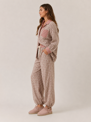 Damen Karierter Pyjama Set Caprihose – Detailansicht