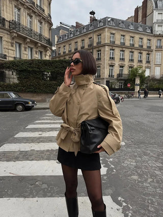 Gabardina corta para mujer | cuello mao