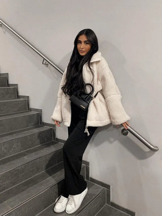 Damen Flauschige Kuscheljacke | Mit Hochkragen