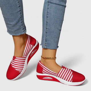 Γυναικεία ριγέ παπούτσια slip on | Καθημερινά